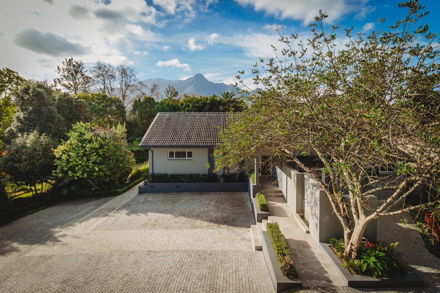 6 Bedroom Property for Sale in Heatherlands Western Cape